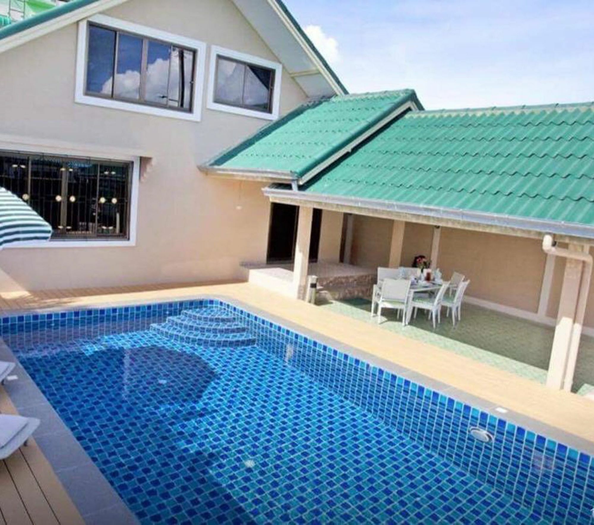 Pool Villa Tanzanite Near Walking Street Pattaya Exterior photo